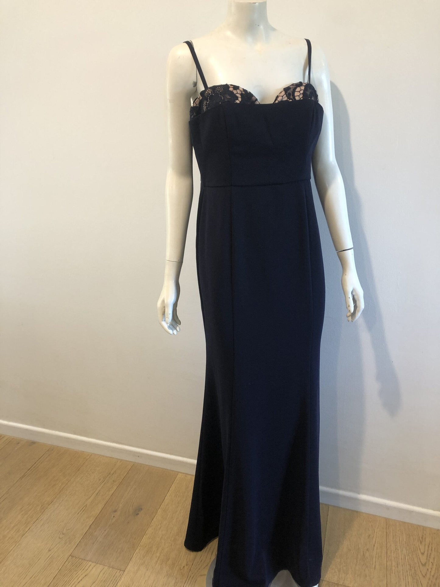 LOVE HONOR Lace Touch